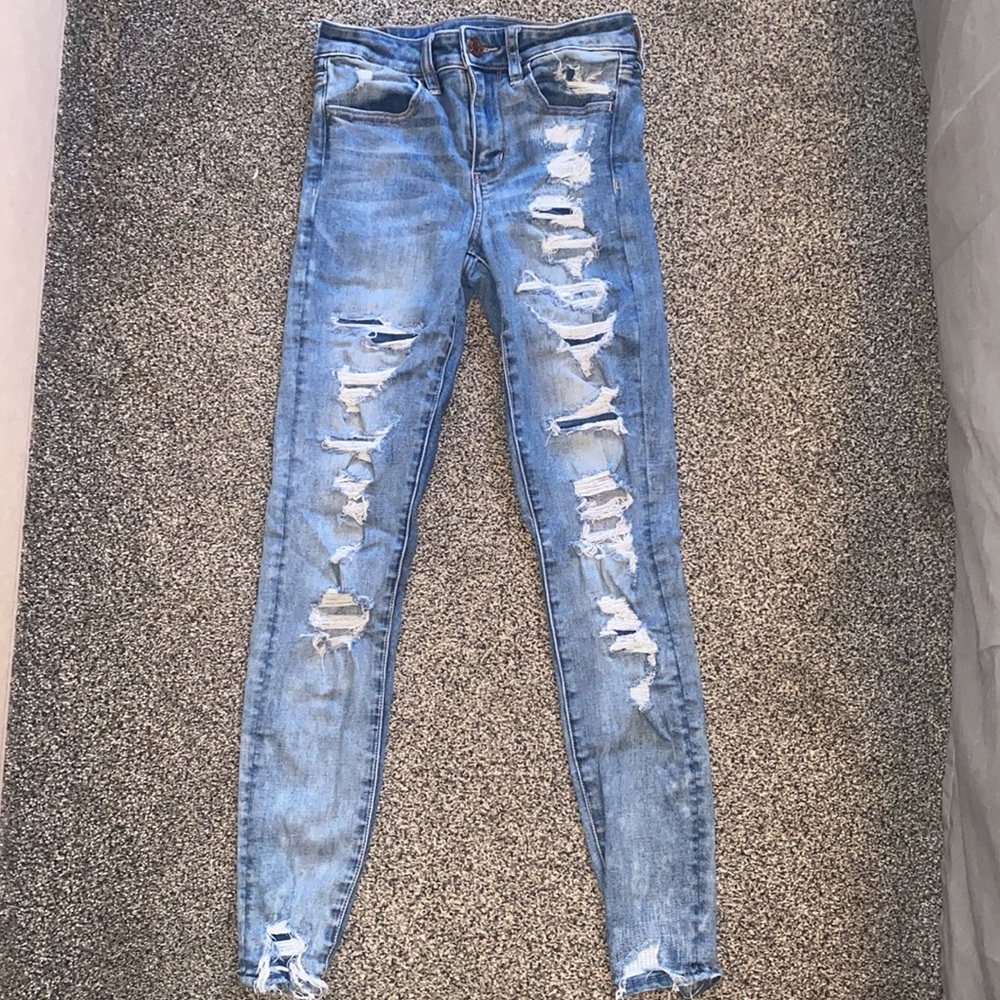 Like new distressed hi-rise jeggings - Picture 2 of 9